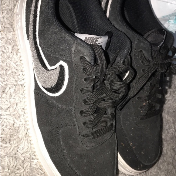 Shoes - Picture 6 of 8